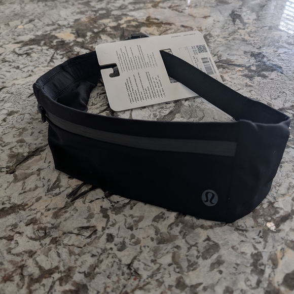 lululemon athletica Black Belt Bag - Picture 2 of 4